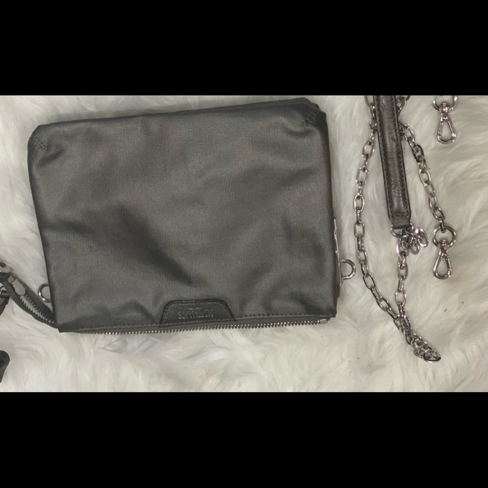 EUC MZ Wallace Silver/Gray Pippa
